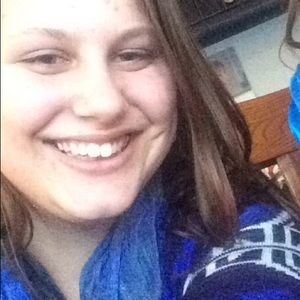 Meet your Posher, Abbie